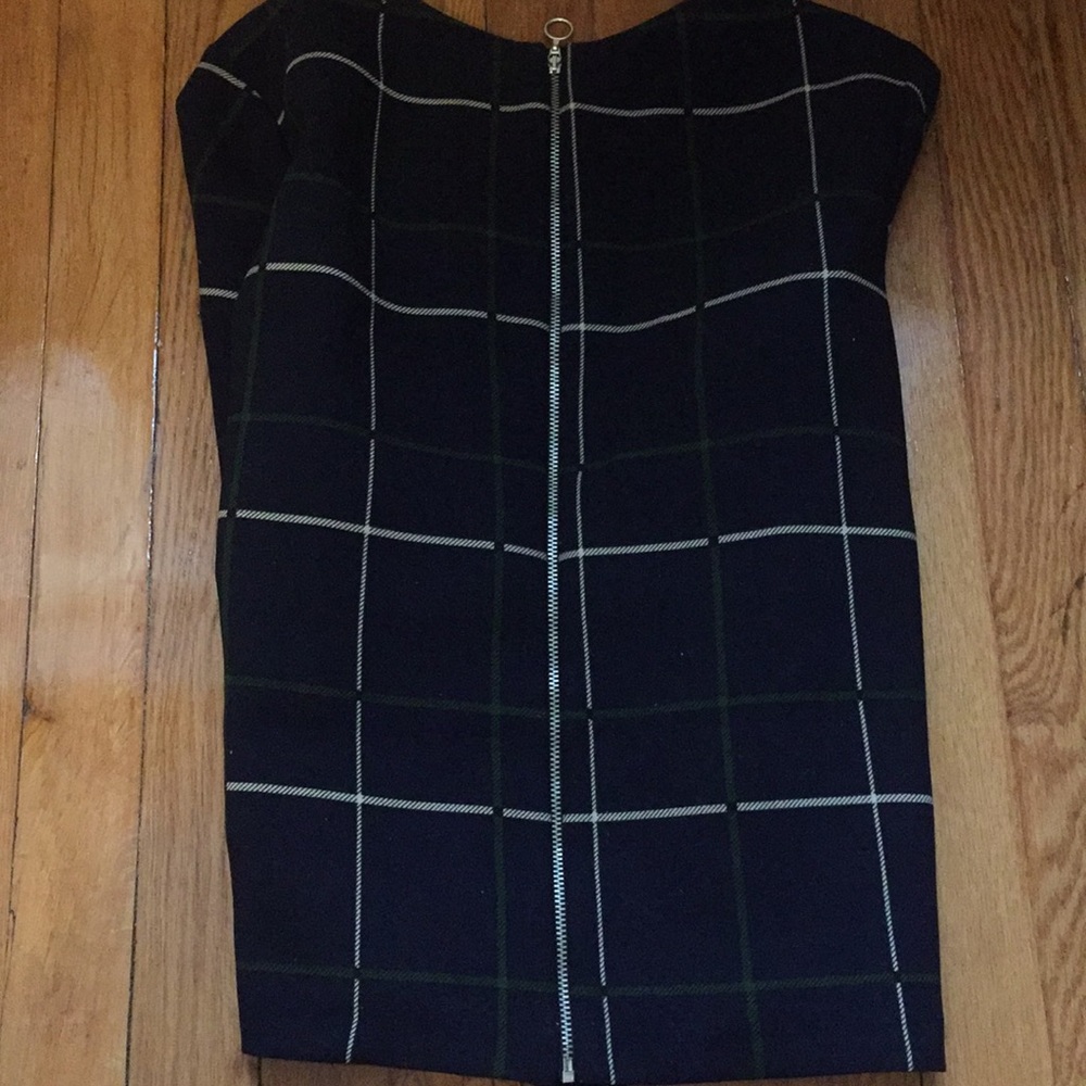 Zara Top with Back Zipper - Picture 2 of 2